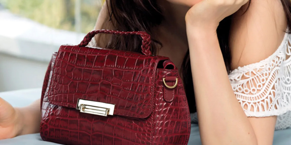 Top 10 Luxury Girlish Handbags Brands in India For Women