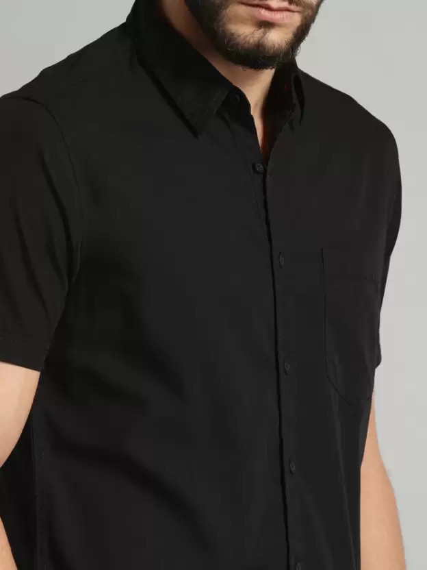 Roadster Men Solid Casual Black Shirt