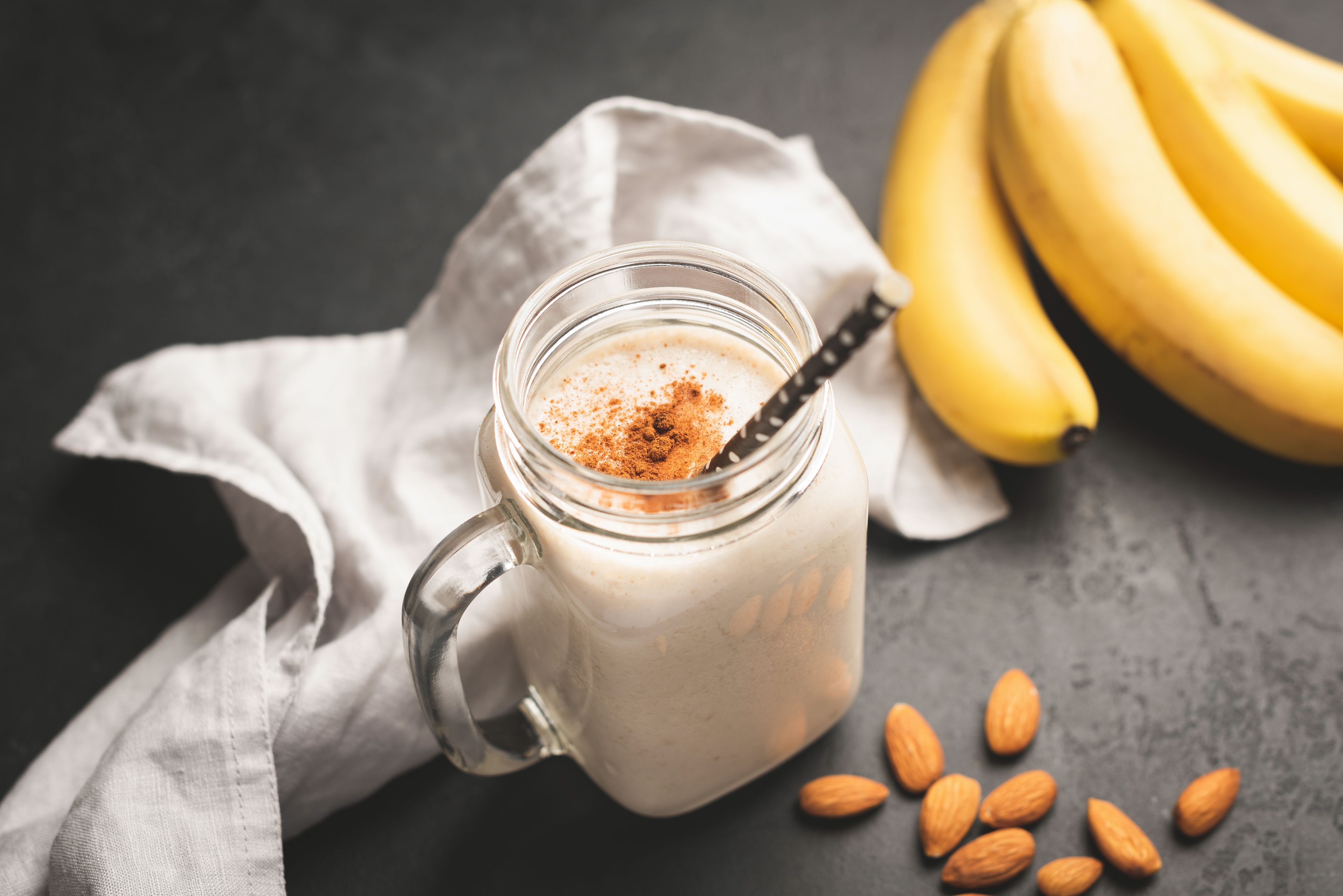 banana-smoothie-or-protein-shake-in-drinking-jar-royalty-free-image-1578668254.jpg (4000×2670)